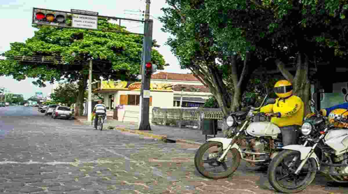 Corumbá abre credenciamento anual para autorizações de serviços de mototáxi