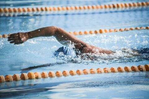 natacao atletas 1 - Com pódio da superação, natação é esporte completo, para todas as idades e que ‘lembra afago de mãe’