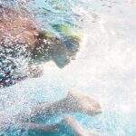 Com pódio da superação, natação é esporte completo, para todas as idades e que ‘lembra afago de mãe’
