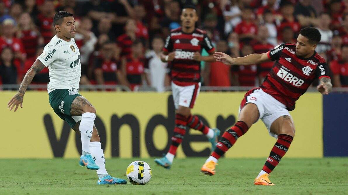 Flamengo e Palmeiras fazem bom jogo no Maracanã, mas empatam sem gols