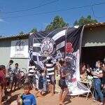 Torcida do Corinthians organiza doação de ovos de páscoa para crianças carentes de Campo Grande