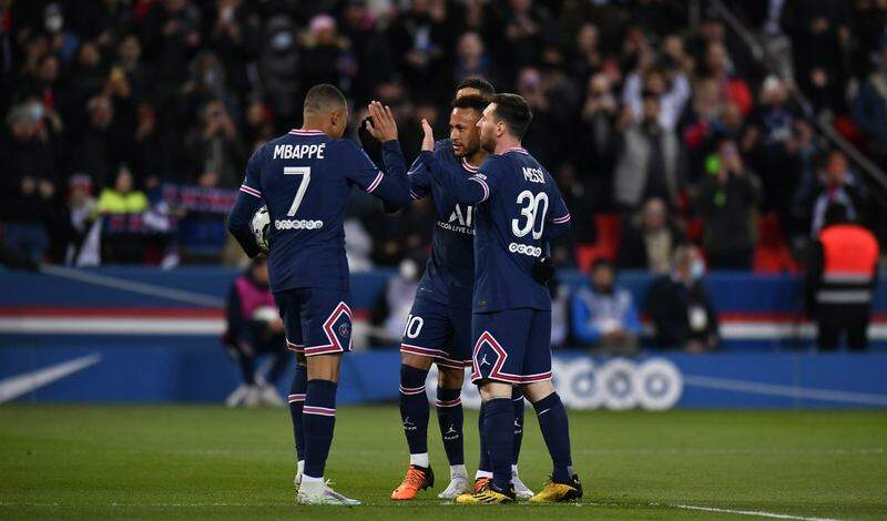 Com gols de Neymar e Mbappé, PSG goleia Monaco no Francês