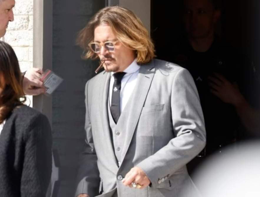 received 474198324498388 - Johnny Depp e Amber Heard voltam ao tribunal com transmissão pela TV