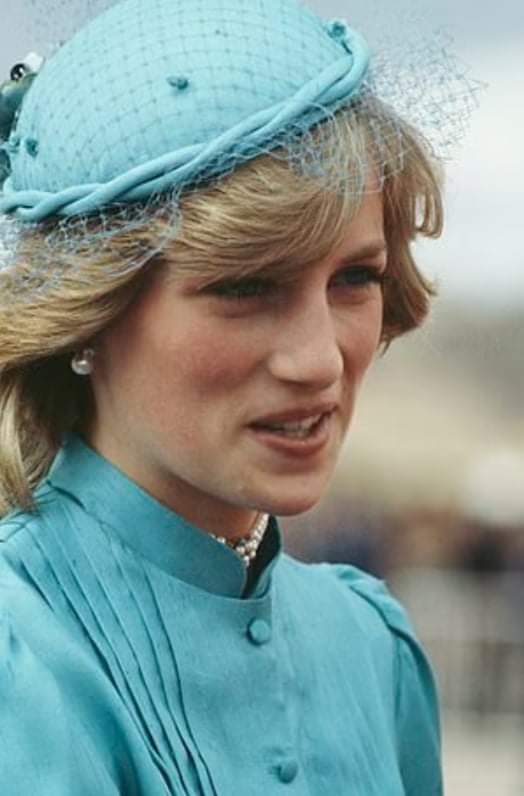 received 4970765653031549 - A homenagem de Kate a Diana no culto de Páscoa na Capela de São Jorge, no Castelo de Windsor
