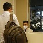 Usar máscara no trabalho? Fim da exigência deixa dúvidas sobre uso do EPI no emprego em MS