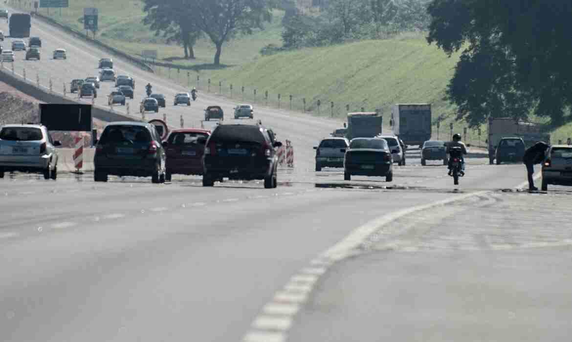 Levantamento prevê mais de 200 mil veículos transitando por rodovia de MS durante 'feriadão'