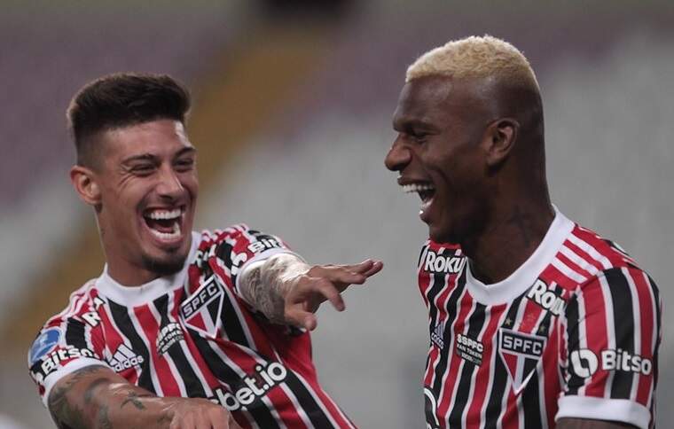 São Paulo supera Ayacucho na estreia da Sul-Americana com gol de pênalti no fim