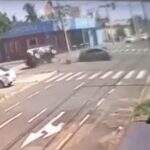 VÍDEO mostra momento em que viatura da Polícia Civil capota após colisão em Campo Grande