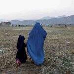 Taliban ordena que mulheres afegãs voltem a cobrir o rosto