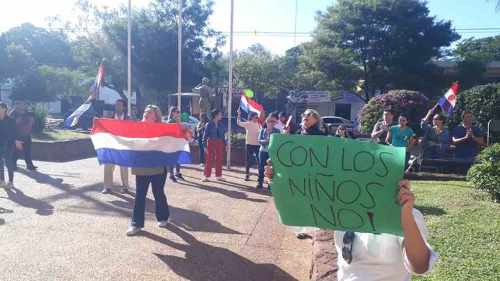 Justiça decreta prisão preventiva de envolvidos em caso de abuso de criança em escola no Paraguai