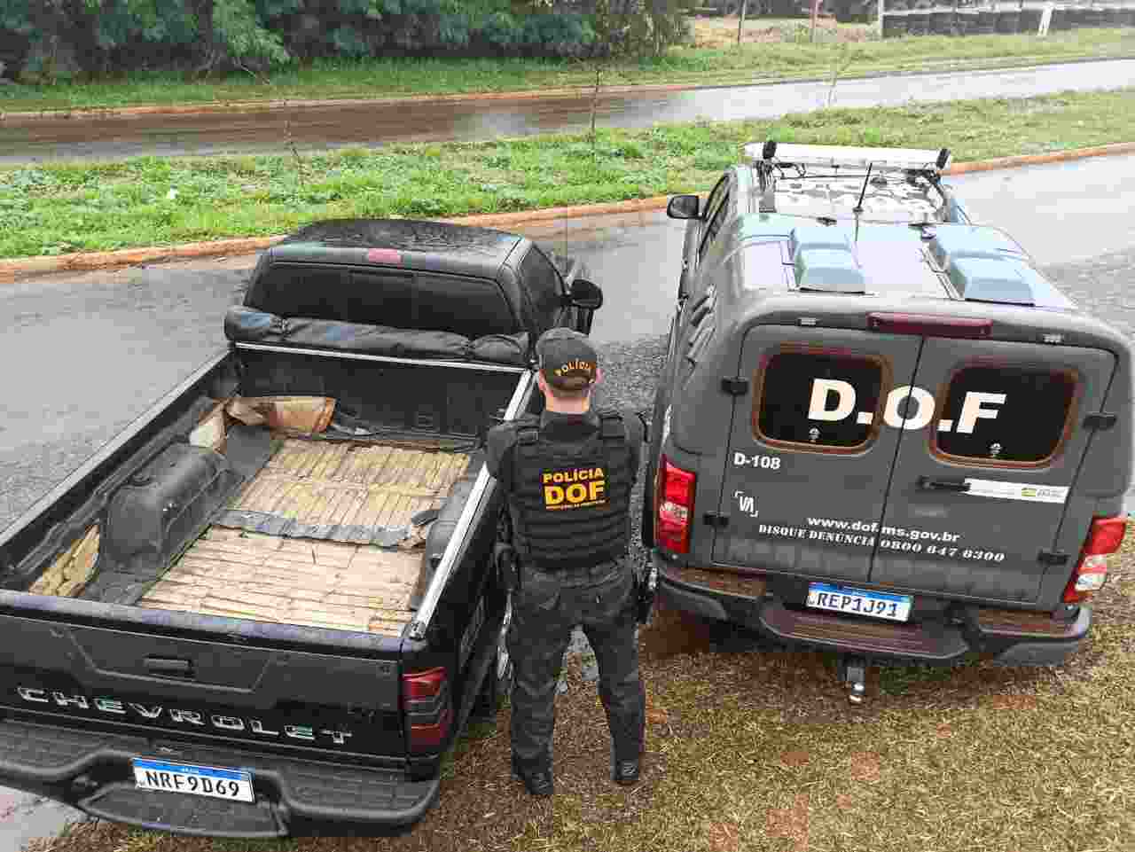 Camionete carregada de maconha e cocaína é apreendida na fronteira
