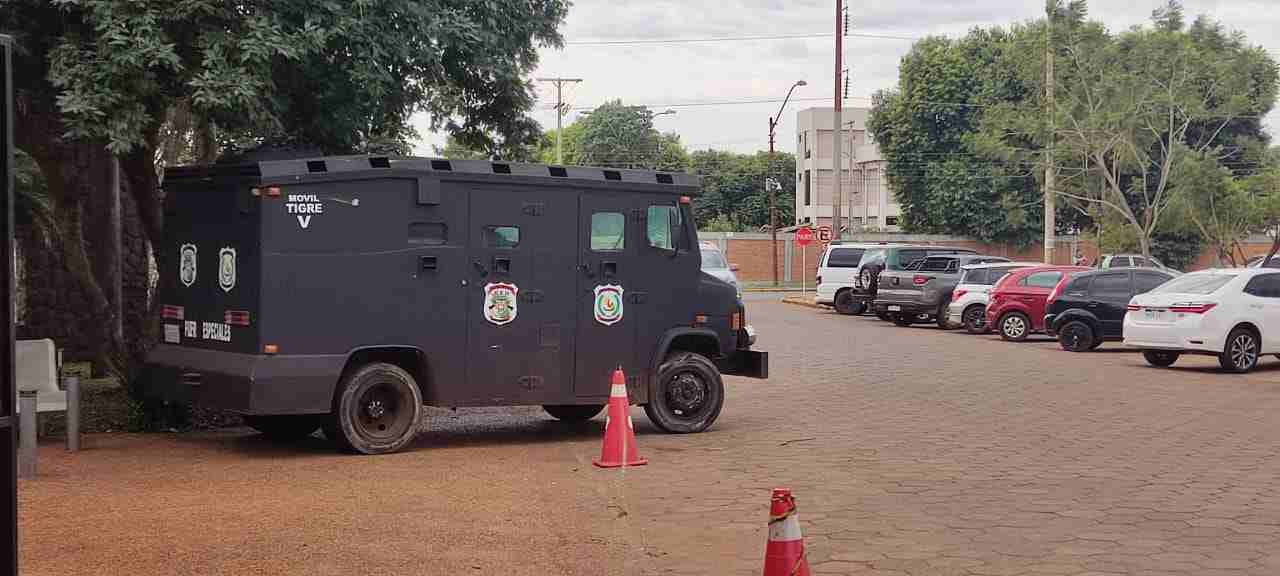 Prefeita governa cidade da fronteira com MS sob forte esquema de segurança após atentado