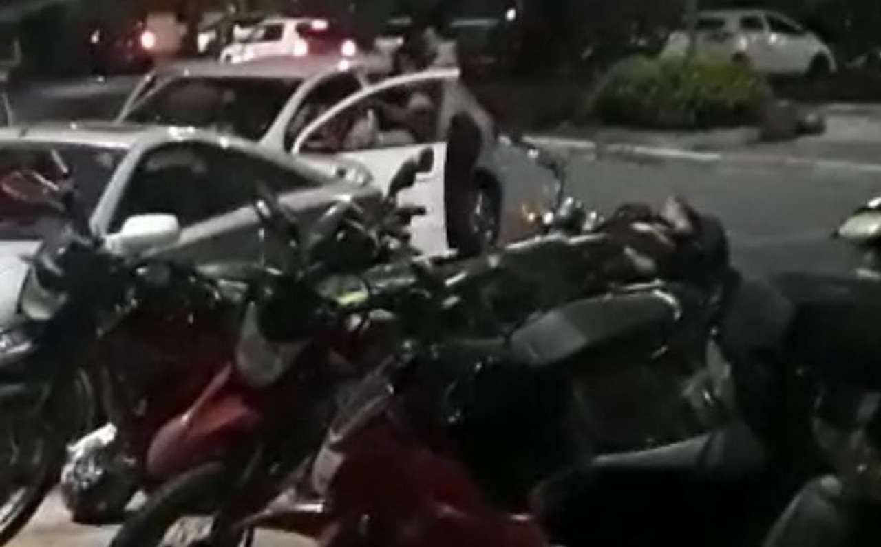 Vídeo: Após discussão, mulher é arrastada por carro em cidade da fronteira de MS
