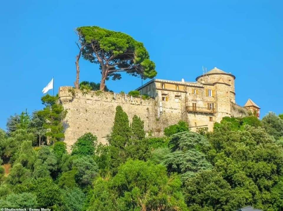 FB IMG 1653137921836 - Kourtney Kardashian e Travis Barker alugam castelo na Itália para novo casamento