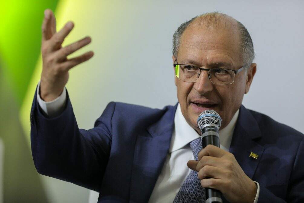 Imagem de Alckmin atrai mais votos a Haddad do que a França, diz estudo
