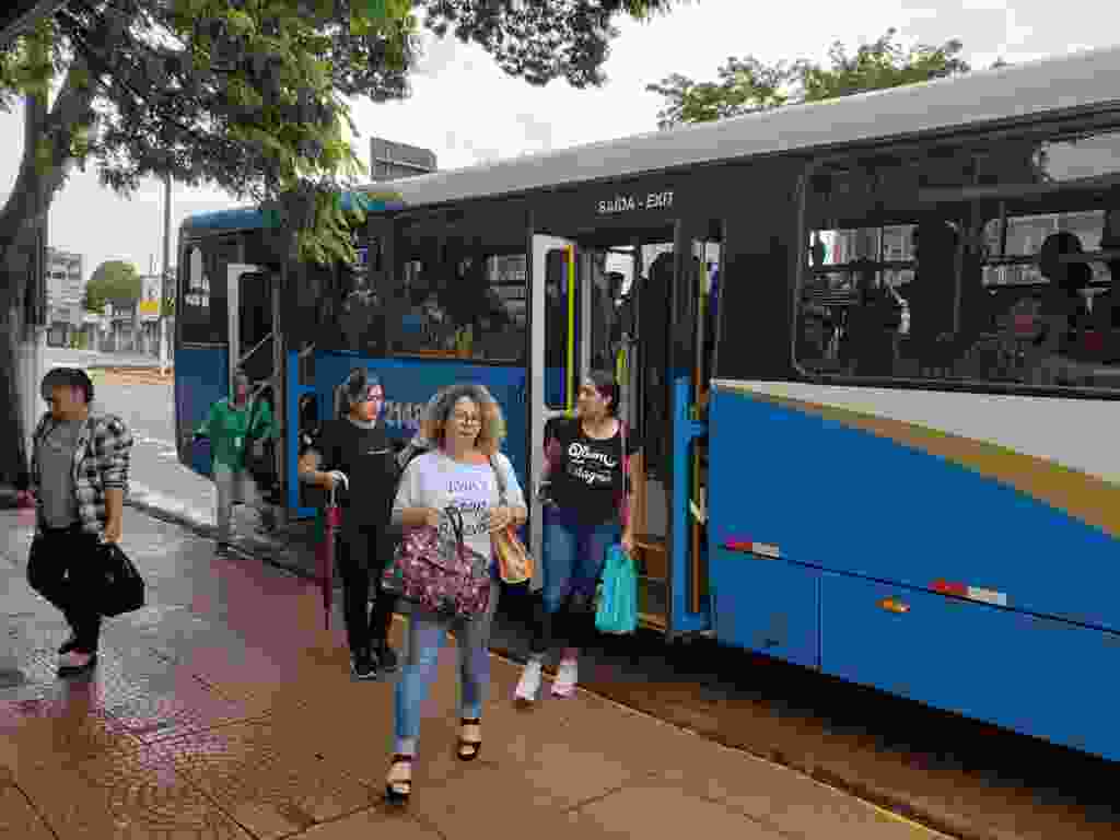 Projeto de redução da tarifa de ônibus em Dourados entra em votação nesta segunda