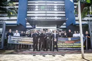 Policiais Federais fazem nova manifestação cobrando promessa de reajuste e reestruturação feita por Bolsonaro