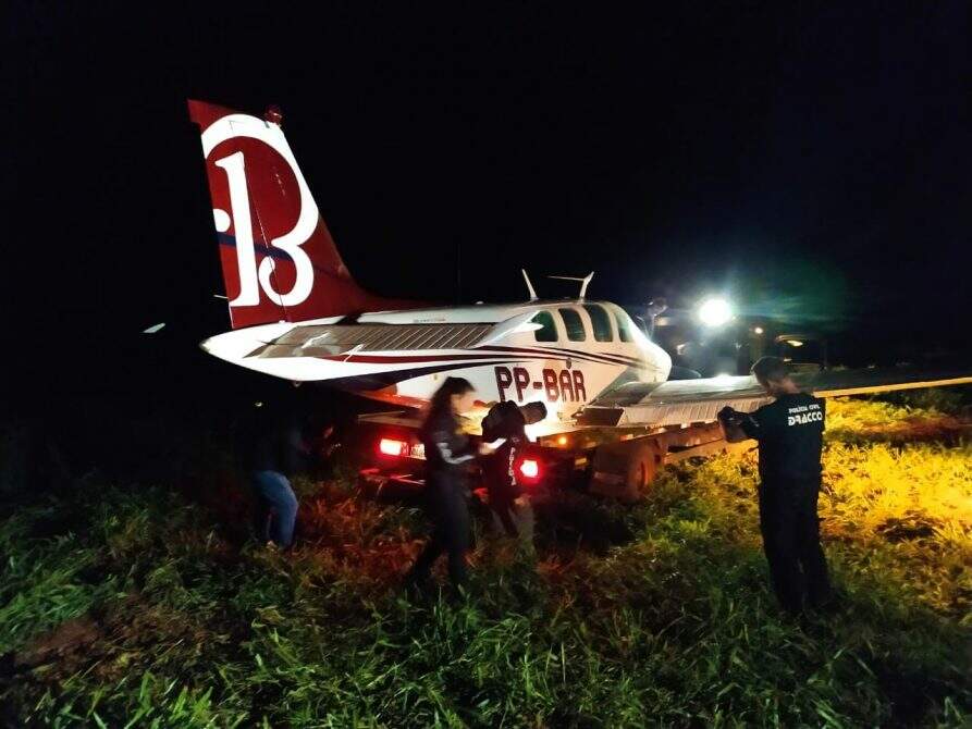 WhatsApp Image 2022 05 27 at 23.09.22 - VÍDEO: Fuzis e 417 kg de cocaína estavam dentro de aeronave após pouso forçado em MS