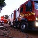 Briga de casal termina de incêndio nas Moreninhas e Bombeiros controlam chamas