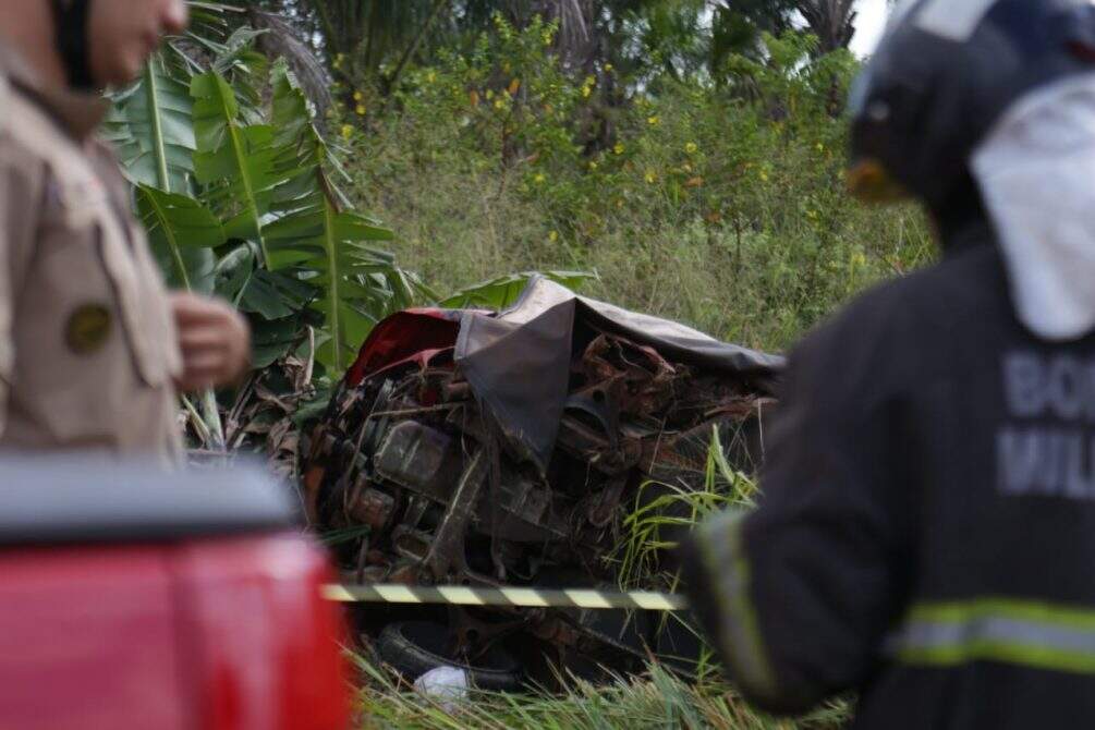 Motorista morre ao bater na lateral de caminhão no anel viário de Campo Grande
