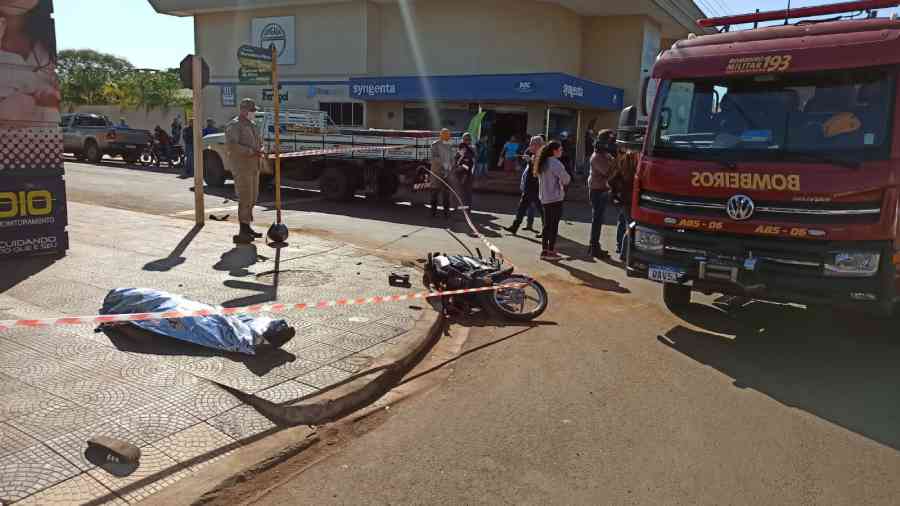 Primos morrem em acidente grave entre moto e camionete em Dourados