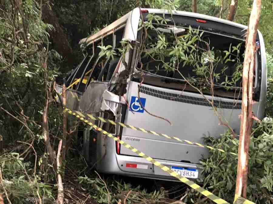 Caminhoneiro de MS é preso horas após acidente que matou 7 pessoas em ônibus no PR