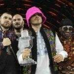 Banda Ucraniana arrecadou 900 mil dólares em leilão de troféu para ajudar o país na guerra 