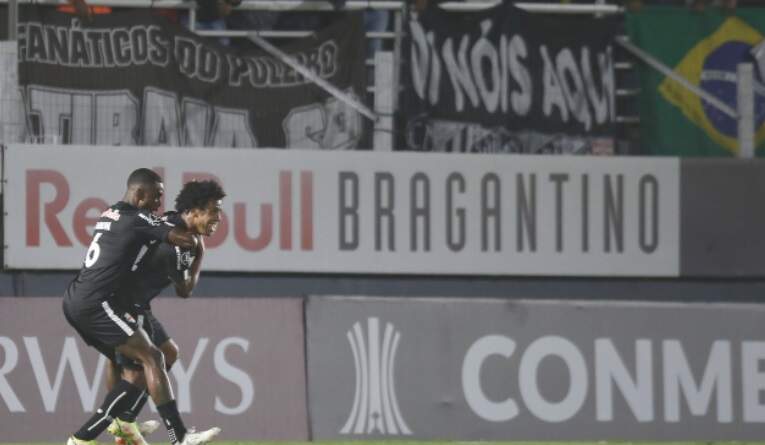 Sem Barbieri, Bragantino busca empate com Vélez Sarsfield pela Libertadores