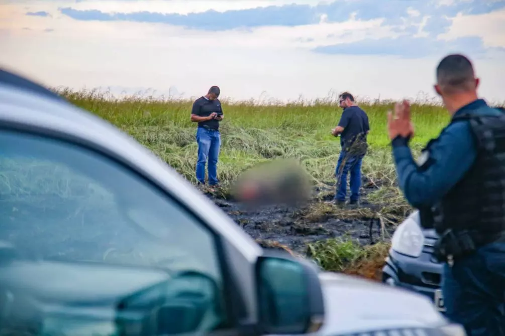 Familiares de morto carbonizado no Caiobá prestam depoimento na polícia em Campo Grande