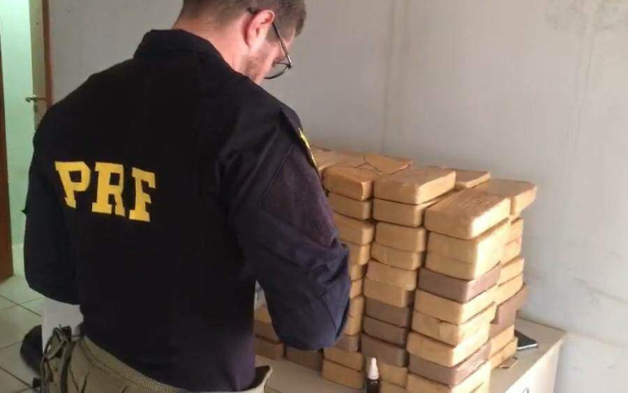 Caminhoneiro é preso com cocaína avaliada em mais de R$ 25 milhões em carga de minério