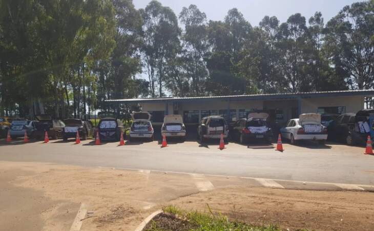 Polícia apreende 10 veículos com produtos contrabandeados na MS-164