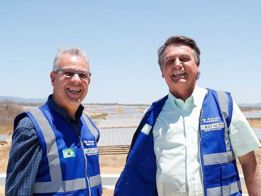 Após aumento do diesel, Bolsonaro exonera ministro de Minas e Energia