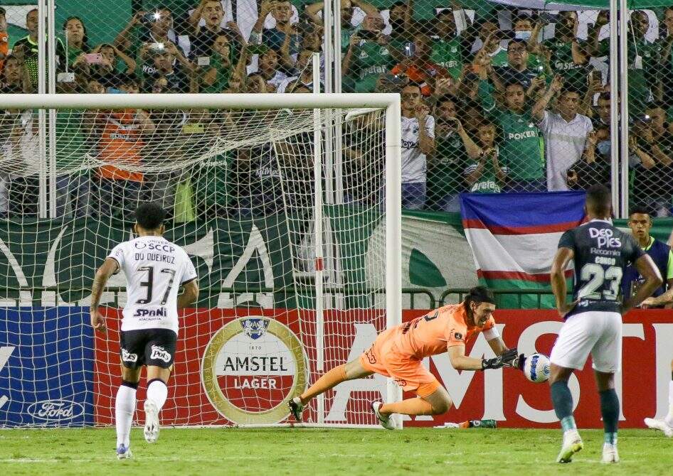 Corinthians e Deportivo Cali desperdiçam pênaltis e empatam na Libertadores