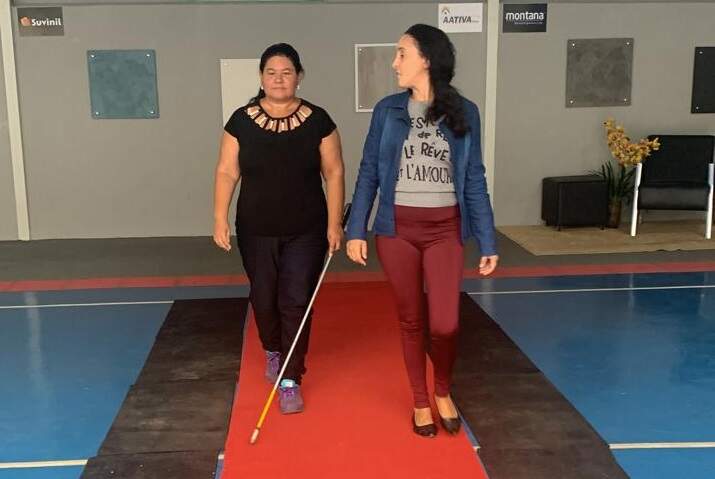 Com 22 participantes, instituto realiza desfile para pessoas cegas em Campo Grande