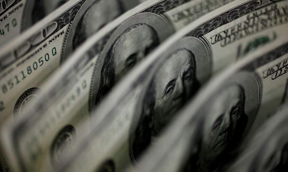 Em sessão instável, dólar termina em baixa de 0,12%, a R$ 5,0516