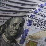Dólar sobe com cautela antes de ata do Fed