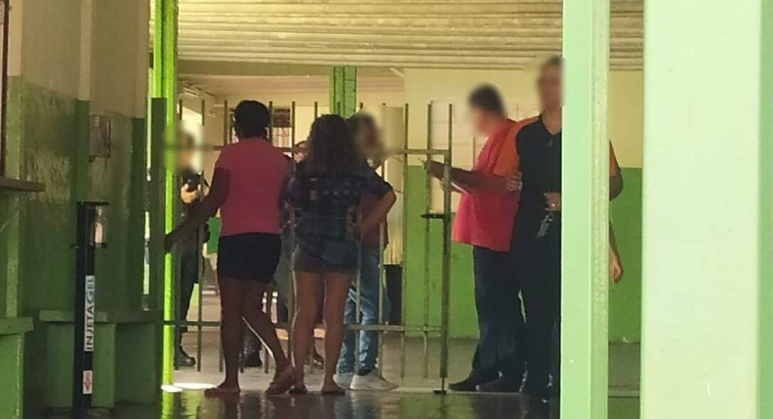 Escola suspende aula e libera estudantes após anúncio de massacre em Campo Grande