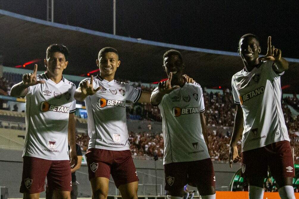 Vila Nova dá trabalho, mas Fluminense vence e avança na Copa do Brasil