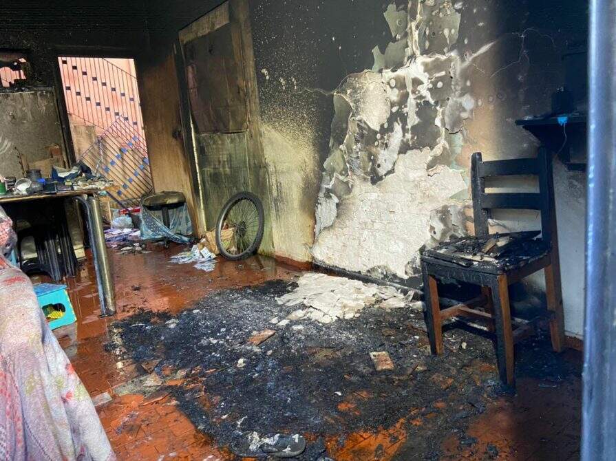 incedio2 - Incêndio em sala mobiliza Bombeiros na Avenida Calógeras em Campo Grande