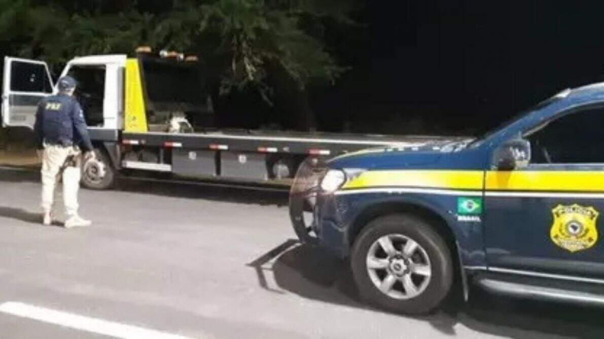 Polícia investiga caso de motorista que aproveitou 'descuido' do guincho e fugiu com carro apreendido pela PRF em MS