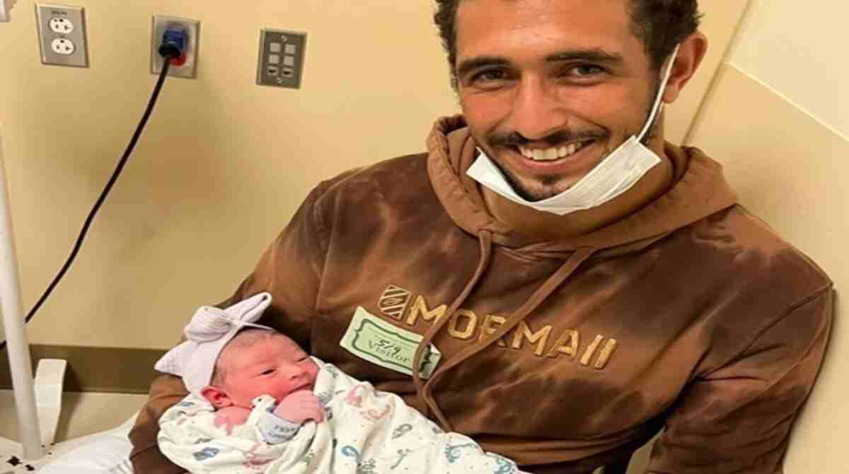 Ex-BBB Lucas Chumbo anuncia nascimento da primeira filha