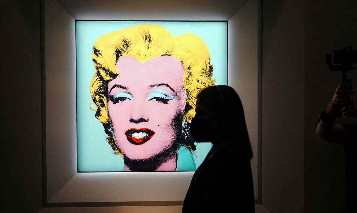 Obra 'Marilyn', de Andy Warhol, bate recorde e é vendida por R$ 1 bilhão