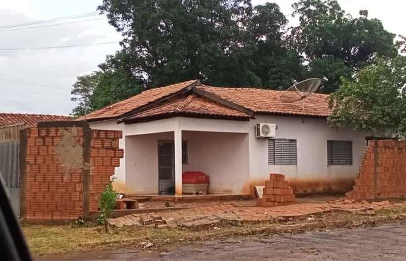 miranda 1 - De casas destelhadas a queda de árvores: temporal deixou rastro de destruição em Miranda