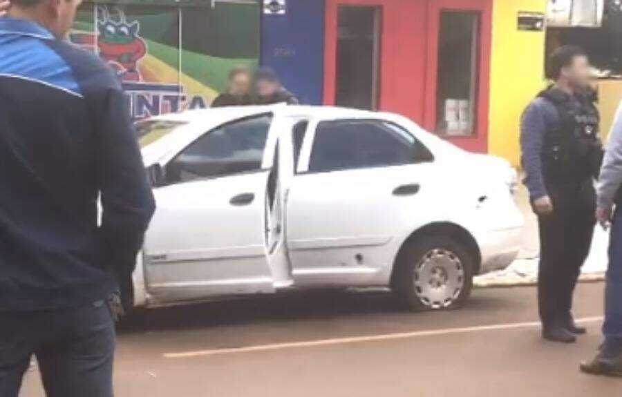 Policiais receberam informações de que bandidos em carro branco roubariam em cidade de MS