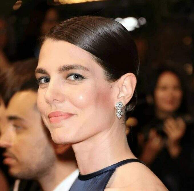 A musa da Chanel, Charlotte Casiraghi, com seu Dimitri Rassam em Cannes 5 received 380298294157307 - A musa da Chanel, Charlotte Casiraghi, com seu Dimitri Rassam em Cannes