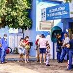 Procura de adolescentes pelo reforço contra covid começa sem fila nos postos do Centro de Campo Grande