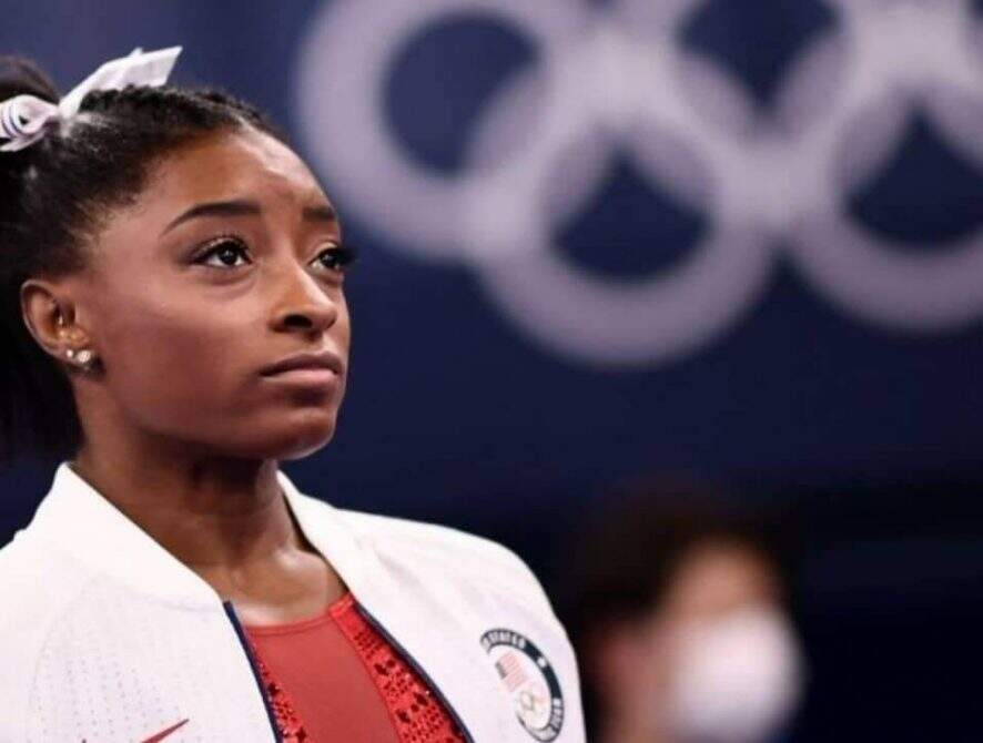 Simone Biles e 90 atletas processam FBI e pedem R$ 4,8 bilhões por erros em caso de abuso sexual 1 63F66CA8 1CC3 4B87 8F44 98D4A9969BF6 - Simone Biles e 90 atletas processam FBI e pedem R$ 4,8 bilhões por erros em caso de abuso sexual
