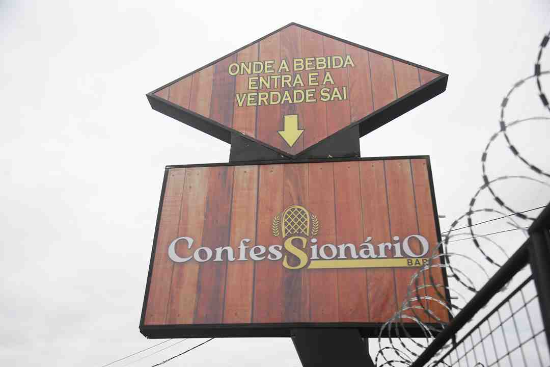 Criatividade é o que não faltou para amigos, ao abrirem o bar ‘Confessionário’ em Campo Grande