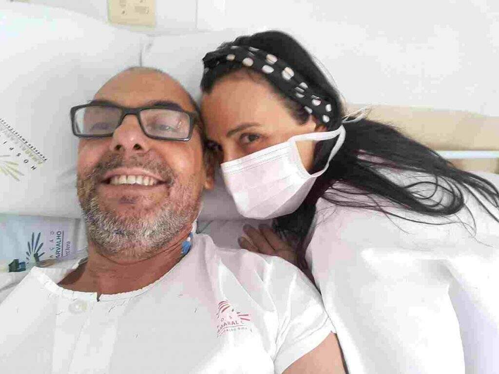 Carlos ficou 120 dias no hospital