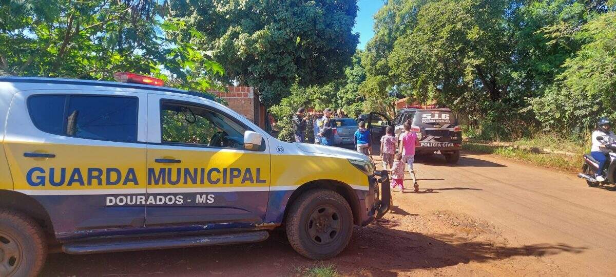 Homem é preso por matar o pai e a madrasta em Dourados.